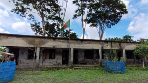 ১২ শিক্ষার্থীর ১৩ শিক্ষক, এসএসসিতে পাস ১