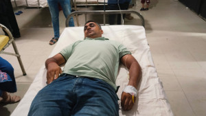 জন্মাষ্টমির প্রস্তুতি সভায় সাংবাদিক অলোক সাহার ওপর হামলা