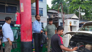 নোয়াখালীতে তীব্র গ্যাস সংকট: সিএনজি ও আবাসিকে ভোগান্তি