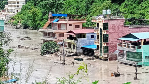 নেপালে ভয়াবহ বন্যায় মৃতের সংখ্যা বেড়ে ১৬২, শত শত পর্যটক নিখোঁজ