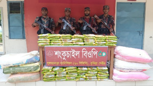 সীমান্তে ৩০ লাখ টাকার ভারতীয় অবৈধ পণ্য জব্দ
