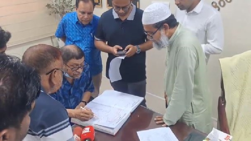 হাসপাতালে স্বাস্থ্যমন্ত্রীর আকস্মিক পরিদর্শন