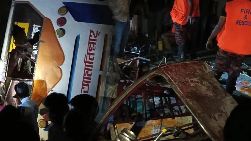 জামালপুরে বাসের ধাক্কায় অটোরিকশার ৪ যাত্রী নিহত