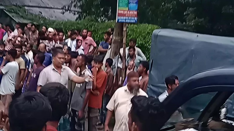 মাগুরায় পুলিশের গাড়ি থেকে হত্যা মামলার আসামি ছিনতাই