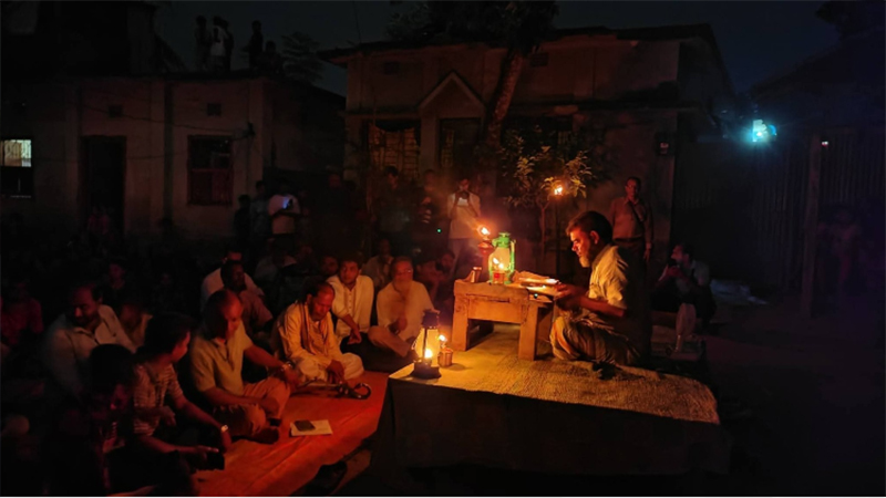 চাটমোহরে ঐতিহ্যবাহী পুথি পাঠ, সুরের মায়াজালে ভাসালেন গায়েন