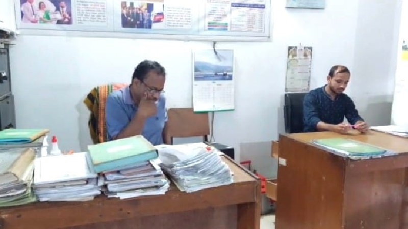 সরকারি ছুটি অমান্য করে ন্যাশনাল লাইফের অফিস কার্যক্রম