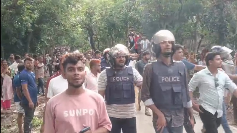 বাজারের নামকরণের দ্বন্দ্বে ভৈরবে ফের দুই গ্রামের সংঘর্ষ, আহত ২০