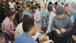 হযরত শাহজালাল মাজারের দানবাক্সে ১৯ দিনে পাওয়া গেল যত টাকা