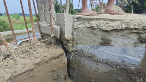 দুই কোটি টাকার সেতুতে আগাম ফাটল, দায় এড়ালেন প্রকৌশলী