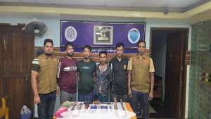 ডাকাতির প্রস্তুতিকালে অস্ত্রসহ চারজন আটক