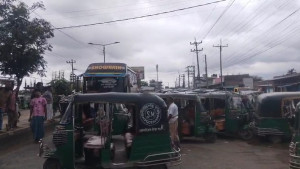 গ্যাসের দাবিতে ময়মনসিংহে মহাসড়ক অবরোধ