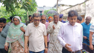 স্বাস্থ্যসেবা মানুষের দোরগোড়ায় পৌঁছে দিতে চাই: স্বাস্থ্যমন্ত্রী