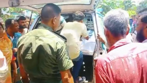 হাসপাতালে গর্ভবতী স্ত্রীকে ছুরিকাঘাতে হত্যা, স্বামী আটক