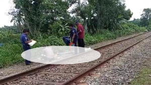রেললাইনের পাশ থেকে অজ্ঞাত বৃদ্ধার রক্তাক্ত মরদেহ উদ্ধার