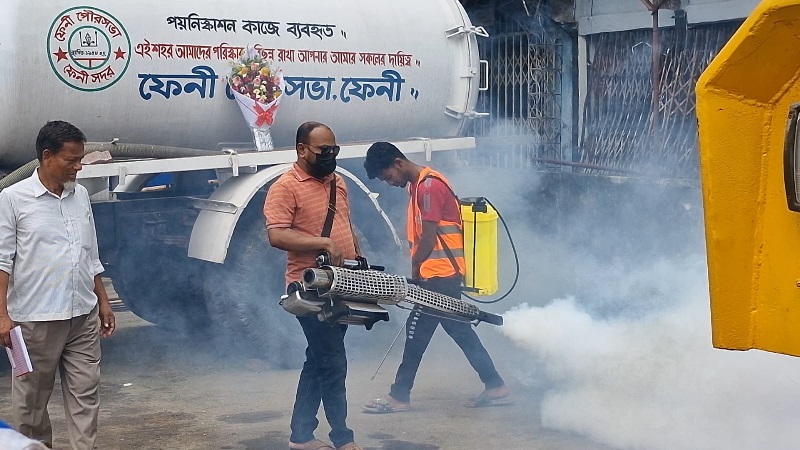 ফেনীতে ডেঙ্গু প্রতিরোধে মশক নিধন অভিযান শুরু 