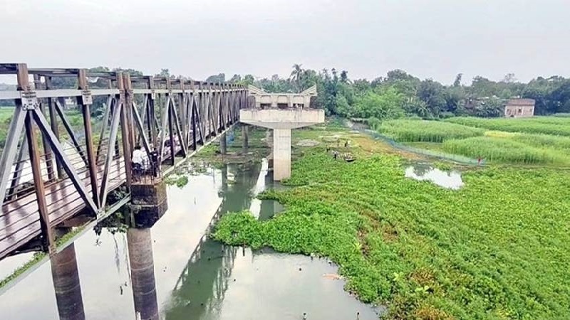 শিবগঞ্জে ৩০ কোটি টাকার সেতু নির্মাণে দীর্ঘসূত্রতা