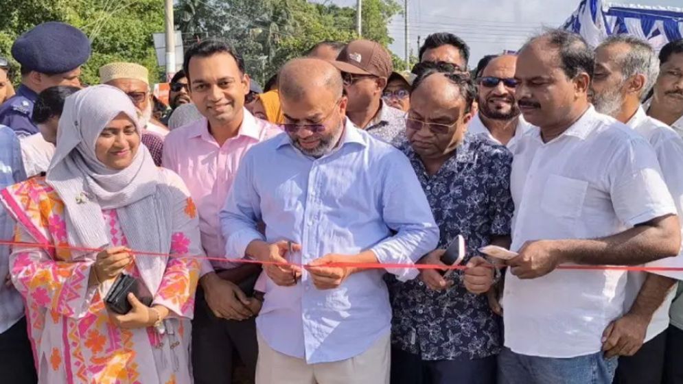 দীর্ঘ প্রতীক্ষার পর মোংলা নদীতে মিলল রাত-দিন ফেরি সুবিধা