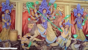 মুগ ডালে সেজে উঠছেন দেবী দুর্গা, দর্শনার্থীদের উপচে পড়া ভিড়