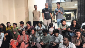 সাংবাদিকদের ওপর হামলায় জড়িতদের গ্রেপ্তারের দাবিতে রাবিতে অবস্থান