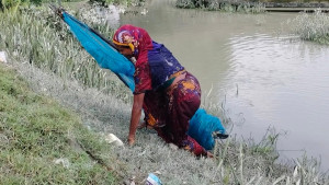 অচল পায়ে ভর করেই চলছে নাসিমার জীবন যুদ্ধ
