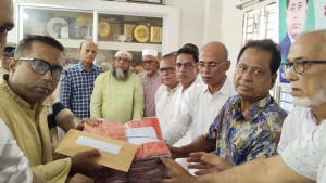 কলাপাড়ায় ১৭ মন্দিরে ১ লাখ ৭০ হাজার টাকা ও ৩০০ শাড়ি বিতরণ