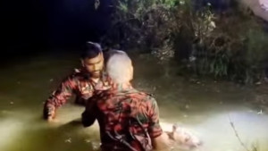ঘেরের পানির নিচে ডুবে ছিল চাষির লাশ