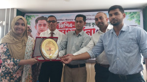 আখাউড়ায় জিপিএ-৫ প্রাপ্ত শিক্ষার্থীদের সংবর্ধনা