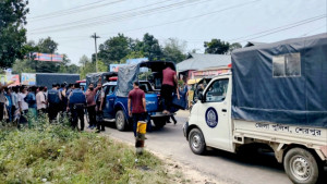 মাইকে ঘোষণা দিয়ে দুই গ্রামবাসীর সংঘর্ষ, আহত পুলিশসহ বেশ কয়েকজন
