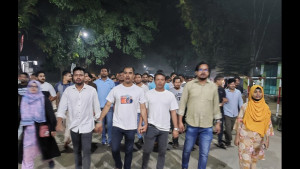 আকাশ দাশকে চাকসুর শপথ দেওয়ার প্রতিবাদে ছাত্রদলের বিক্ষোভ