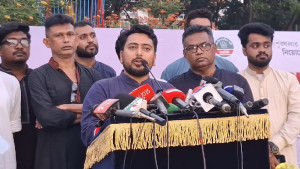 স্বরাষ্ট্রমন্ত্রী দেশে, পররাষ্ট্রমন্ত্রী বিদেশে নিরাপত্তা দিতে ব্যর্থ: নাহিদ ইসলাম