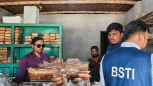 গোয়ালন্দে বিএসটিআইয়ের লাইসেন্স ছাড়া বেকারি :জরিমানা ২৫ হাজার