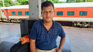 ভীমরুলের কামড়ে দুর্গাপূজা কমিটির সাবেক সম্পাদকের মৃত্যু