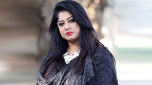 মৌসুমী যুক্তরাষ্ট্রের গ্রিন কার্ড পেলেন ৩ বছর অপেক্ষার পর