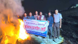 সিরাজগঞ্জে যমুনা নদীতে নিষেধাজ্ঞা অমান্য করে মা-ইলিশ নিধন চলছে