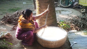 সিরাজগঞ্জে চুন শিল্প আজ হারিয়ে যেতে বসেছে