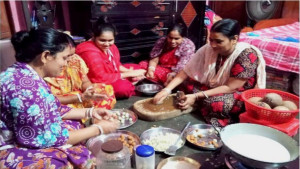 সিরাজগঞ্জের ঘরে ঘরে এখন নাড়ু-মোয়া তৈরির ধুম