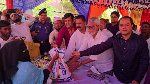 আর্থিক অস্বচ্ছল ও বিধবাদের সাথে মতবিনিময় ও খাদ্য সামগ্রী বিতরণ