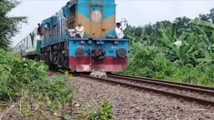 নলডাঙ্গায় ট্রেনের ধাক্কায় অজ্ঞাত ব্যাক্তির মৃত্যু