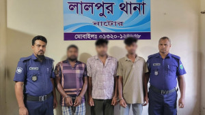 লালপুরে জমির মাটি কাটায় ট্রাক্টরসহ আটক ৩