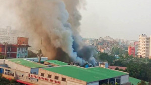 কালিয়াকৈরে ইবনে সিনা ফার্মাসিউটিক্যালসে আগুন, নিয়ন্ত্রণে ৪ ইউনিট