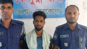কেন্দুয়ায় পৃথক  অভিযানে ৩ মাদক কারবারি আটক