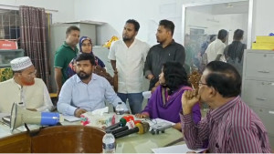 চুয়াডাঙ্গা সরকারি বালিকা বিদ্যালয়ে প্রশ্ন ফাঁস: পরীক্ষা স্থগিত