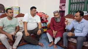 আটকের পর প্রধানমন্ত্রীর নির্দেশে বাড়ি ফিরলেন কুষ্টিয়ার শিক্ষক