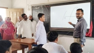 ইউএনওই যখন গণিতের শিক্ষক, শ্রেণিকক্ষে অন্যরকম এক উচ্ছ্বাস