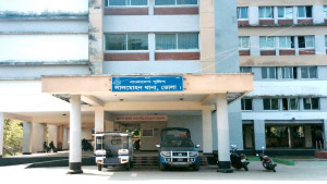 লালমোহনে গভীর রাতে সড়কে ঝরল বৃদ্ধের প্রাণ