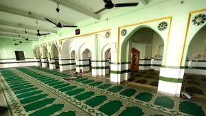 মোদীর বাসভবনের পাশে ঐতিহাসিক রেসকোর্স মসজিদ খালি করার নির্দেশ