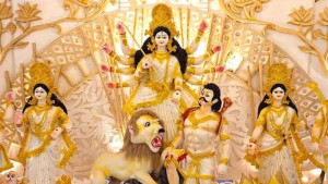 আনন্দঘন পরিবেশে দেশে মহাসপ্তমীতে গড়াচ্ছে দুর্গাপূজা
