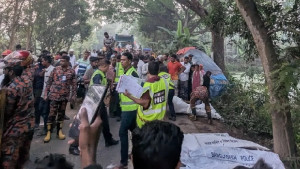 নাটোরে বাস-ট্রাকের মুখোমুখি সংঘর্ষে নিহত ১০, আহত অন্তত ২০