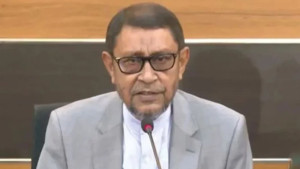 ধাপে ধাপে বাস্তবায়ন হবে স্বাস্থ্য সুরক্ষা কার্যক্রম: মন্ত্রী