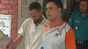 রংপুরে আবাসিক হোটেল থেকে ইয়াবাসহ দুই পুলিশ সদস্য আটক